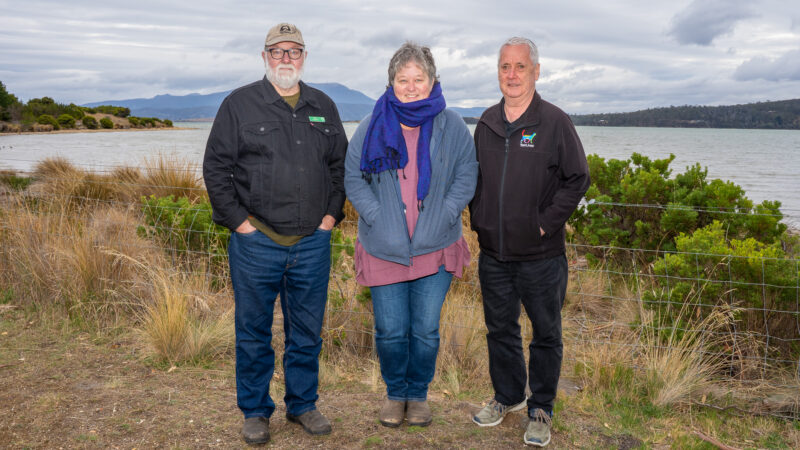 L-R: Landcare Tasmania Chair Bill Harvey, Sandford Cat Management Group President Anna Beinssen and Ten Lives CEO Noel Hunt